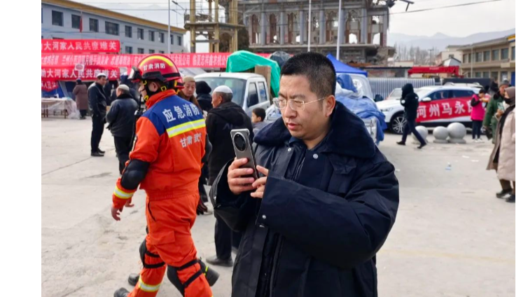 華為 Mate 60 Pro 手機在列，中國電信“天通”衛星終端運抵甘肅地震災區