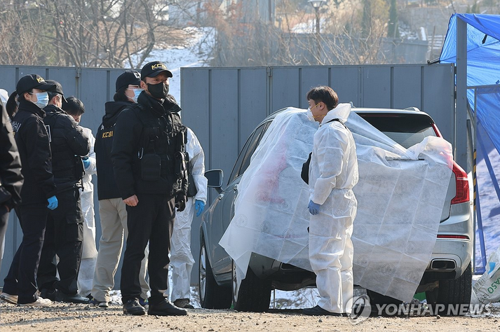 韓國演員李善均車內死亡，現場照曝光，疑似有速燃碳