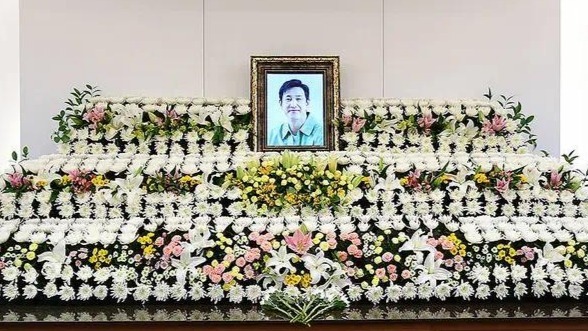 已故韓國演員李善均靈堂佈置於首爾大學醫院葬禮場