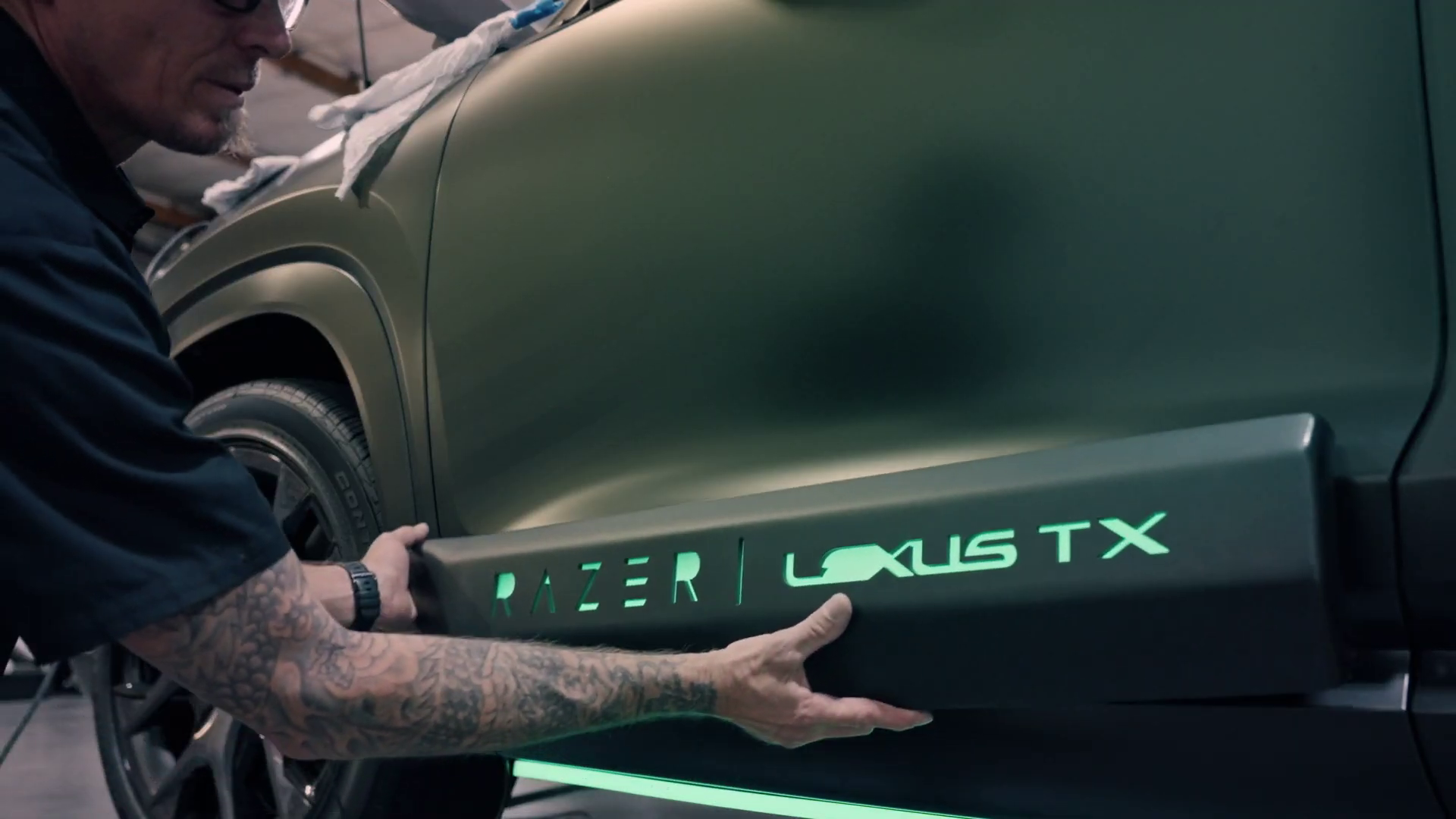 雷蛇和汽車品牌雷克薩斯聯手打造電競SUV 靈魂RGB改裝