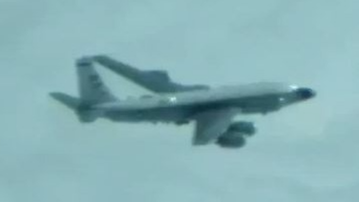臺民航乘客拍下美軍電偵機罕見畫面