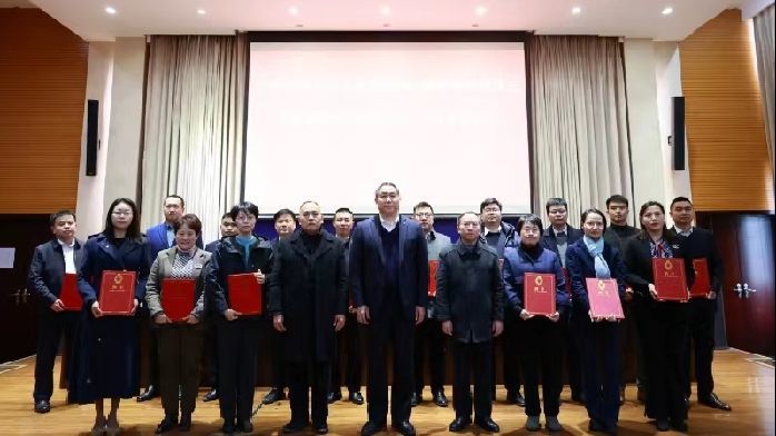 南沙在广州首创行政执法社会监督员制度，首批聘任25名特邀行政执法监督员