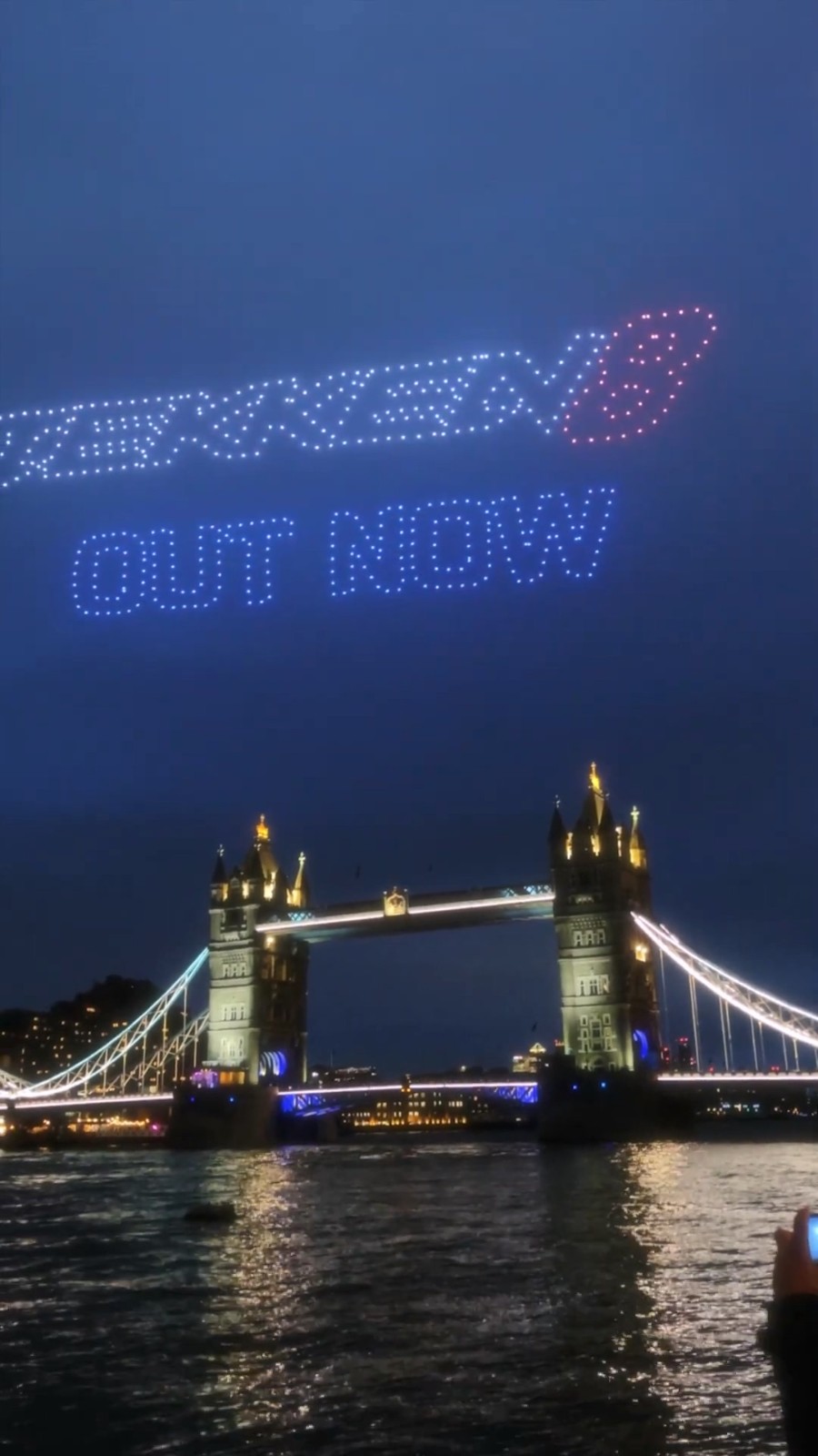 慶祝《鐵拳8》在英國發售 倫敦塔橋精彩無人機表演