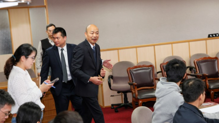 開議首日，韓國瑜主持立法機構黨團協商失敗