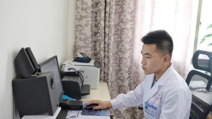 26歲村醫王興燦：心系村民健康，也想有更好的發展
