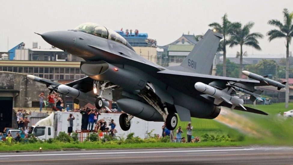 臺軍方“鬧機瘟”？F-16一個月發生3次故障 “退將”嘆故障率太高