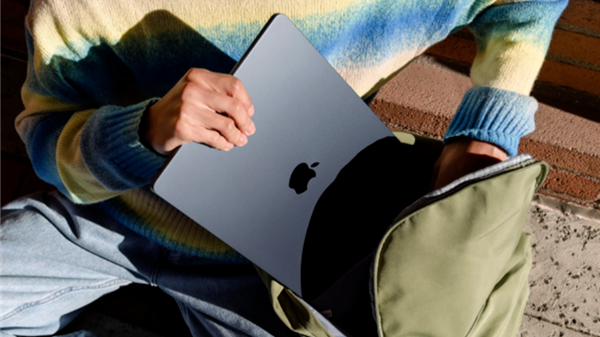 蘋果折疊屏產品來瞭！郭明錤：蘋果預計2027年量產折疊屏MacBook