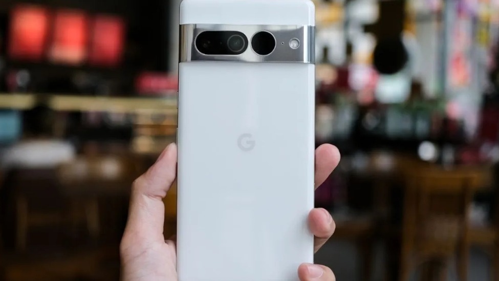 當AI手機遭遇內存限制，谷歌Pixel 8“一刀切”不可取？