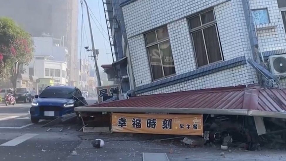 臺灣花蓮早餐店被強震壓塌：老板神反應救17名顧客