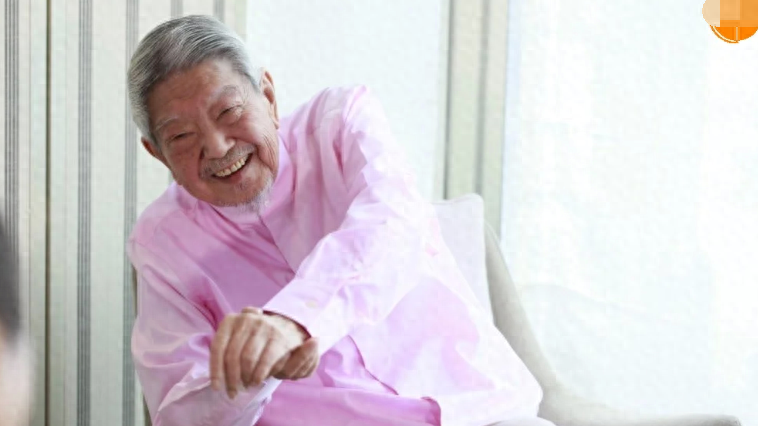 82歲蔡瀾已安排後事，變賣資產套現住酒店，煙不離手活一天是一天
