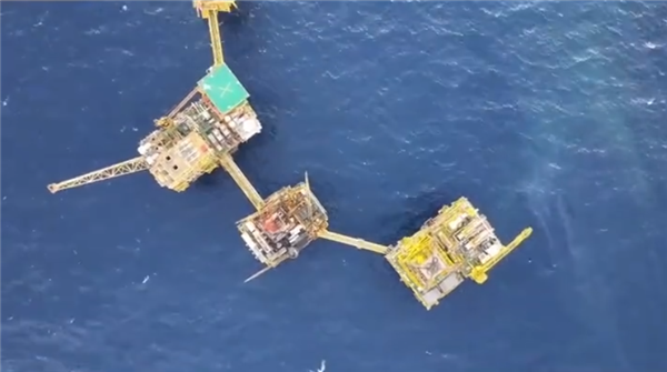 自主建造 “深海一號”二期最大水下生產設施完成就位